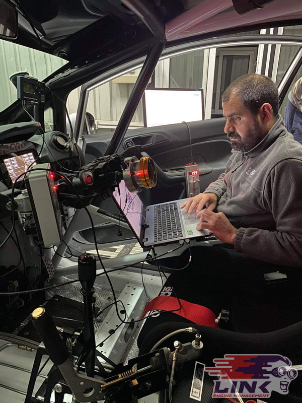 Emre tuning his Fiesta